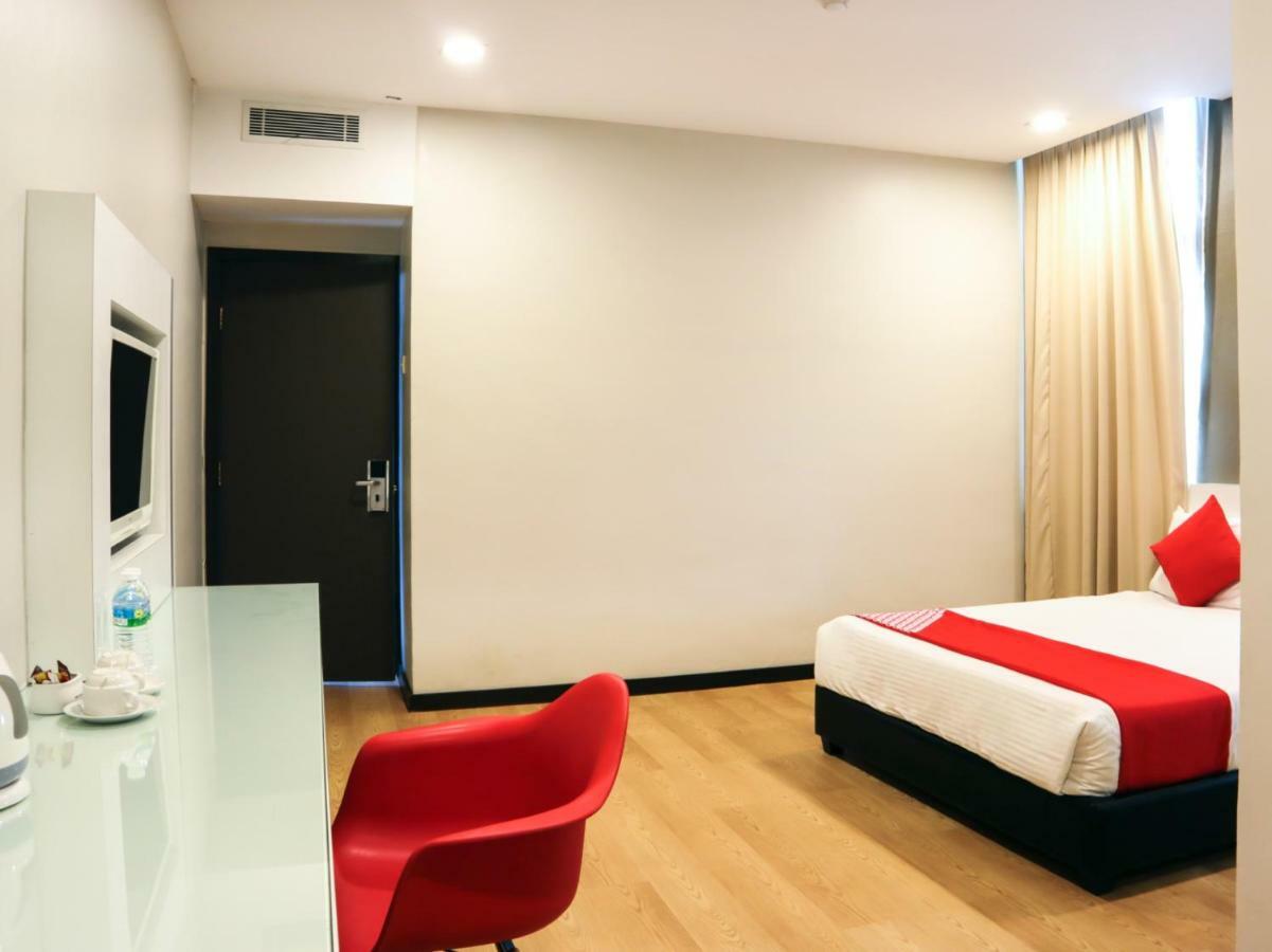 Oyo 232 The Suraya Hotel Kuantan Exterior foto
